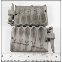 Penn Sinker Mold Pair